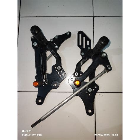 Jual Footstep Underbone Original Bpro Cbr Rr Warna Hitam Shopee