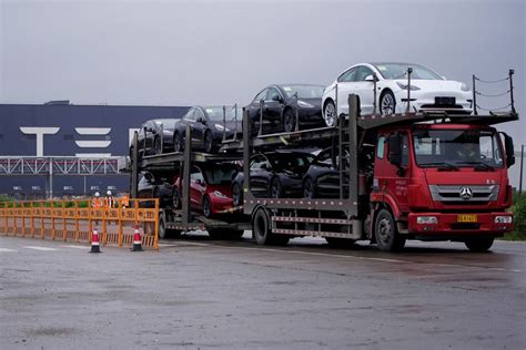 Tesla S Shanghai Factory Workers Welcome Bonus Increase After Record