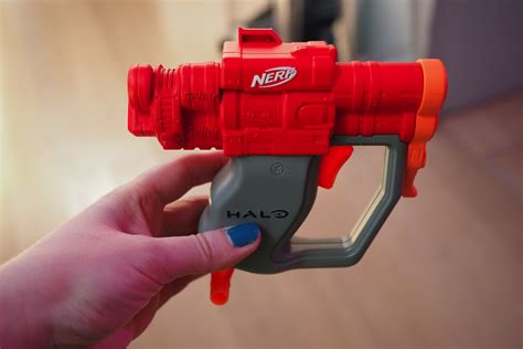 Hasbro's Halo-themed Nerf gun lineup includes a Needler (updated)