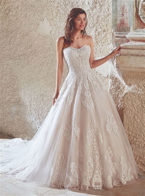 Sweetheart Strapless Ball Gown Wedding Dress