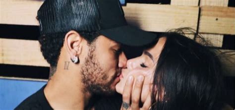 Bruna Marquezine chora mensagem de Neymar vídeo Metro 1