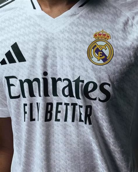 Le Real Madrid Présente Son Nouveau Maillot Domicile Pour La Saison 2024 2025 Dégaine