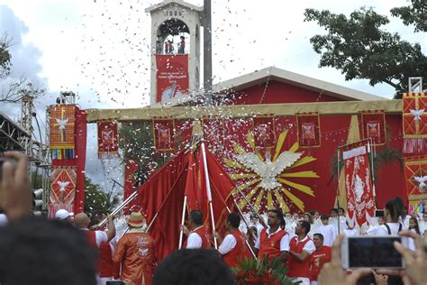 Folia do Divino Espírito Santo reúne 15 mil pessoas neste sábado 19