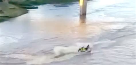 ACIDENTE AQUÁTICO Vídeo mostra colisão entre jet skis no Rio Acre