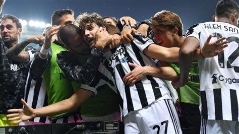 Serie A La Juventus Vince Il Derby L Inter Passa In Casa Del Sassuolo