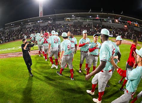 Trevor Bauer Llega A Triunfos Y Los Diablos Ganan El Primero En