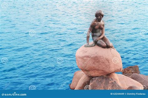 Bronze Monument Little Mermaid in Copenhagen Editorial Stock Image ...