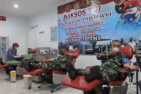 TNI AD Jember Gelar Baksos Donor Darah Jelang HUT Ke 76 TNI