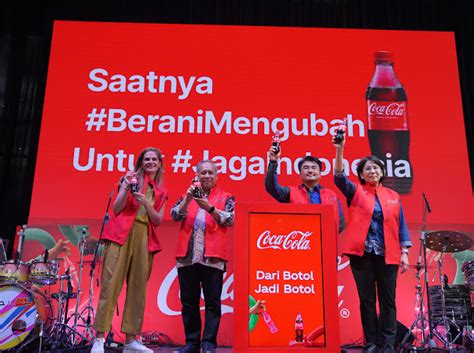 Coca Cola Luncurkan Botol Dari Plastik Daur Ulang Anjanesia