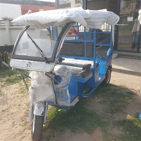 Yatri Blue Electric Battery Operated Rickshaw At Rs 199999 Yatri E