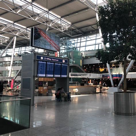 Düsseldorf: Neues Corona-Testzentrum am Flughafen - Antenne Düsseldorf