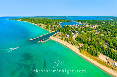 Charlevoix South Pier Lighthouse Lakes Of Michigan Dan J Zeeff