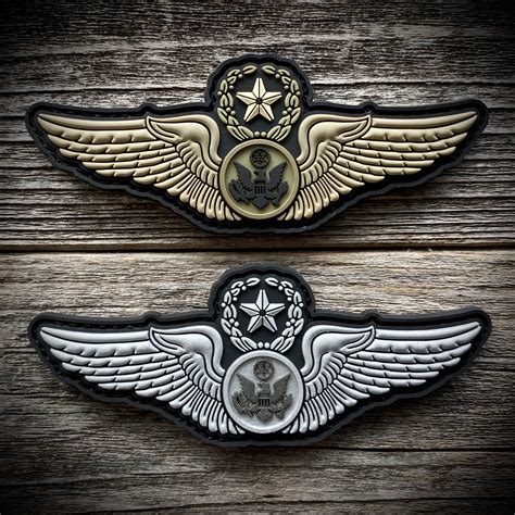 Collectables And Art Senior Pilot Wings Patch Black And Silver Militaria