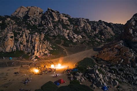 La Valle Della Luna Sardegna Una Comunità Hippie Perseguitata Dal