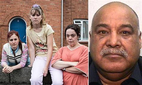 Rochdale Sex Gang Leader Stamped On Fellow Prisoner S Face Daily Mail Online