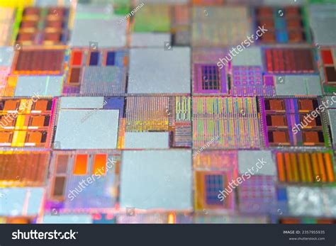 silicon wafer manufacturing semiconductor integrated circuit stock
