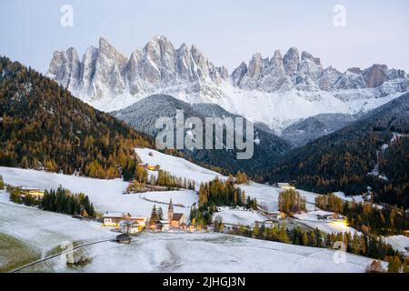 Herbstabend Santa Magdalena Ber Hmte Italien Dolomiten Dorf Blick Vor