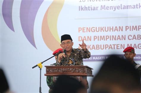 Muhadjir Dorong Warga Muhammadiyah Berkhidmat Menuju Indonesia Emas