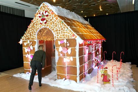 Dine Inside This Life Sized Gingerbread House Donate All Of Your