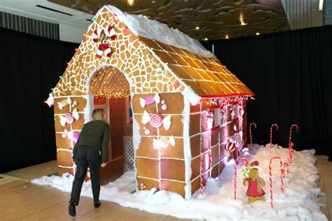 Dine Inside This Life-Sized Gingerbread House: Donate all of your ...