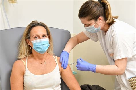 Brest la vaccination des personnels soignants contre le Covid 19 a débuté