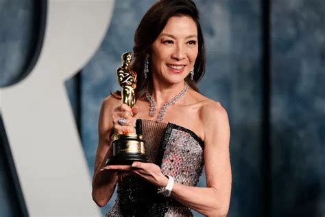 5 Film Populer Yang Dibintangi Michelle Yeoh Aktris Terbaik Oscar 2023