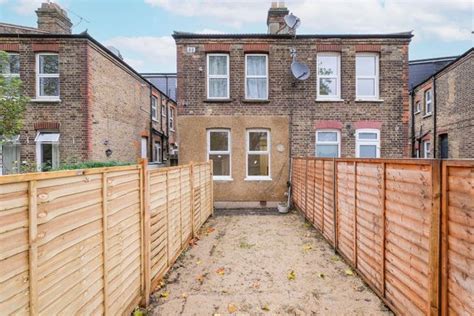 Brettenham Road Walthamstow E17 2 Bedroom Maisonette For Sale