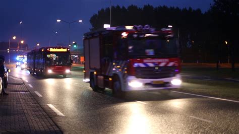 Optocht Van Politie Brandweer Kmar Ambulance En Rijkswaterstaat