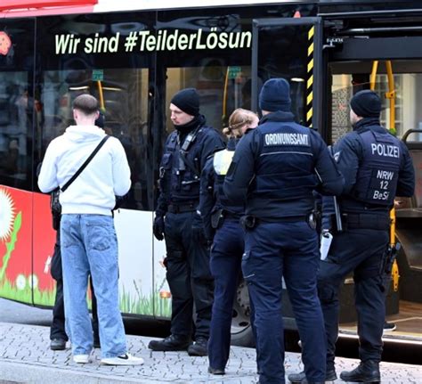 Gro Kontrolle Von Polizei Und Ordnungsamt Im Bahnhofsviertel