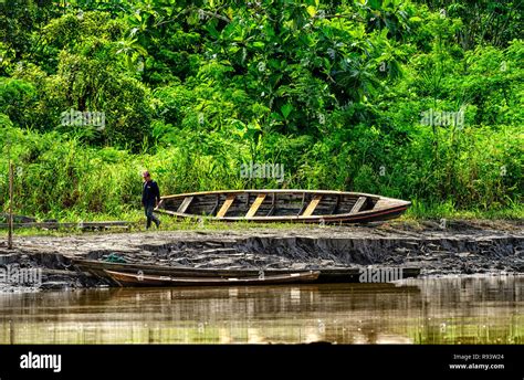 Dugout Canoe Amazon River Hi Res Stock Photography And Images Alamy