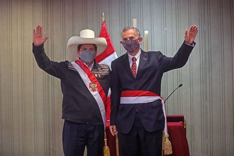 Presidente Pedro Castillo toma juramento a ministros de Economía y