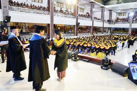 Wisuda Ke Unud Lepas Wisudawan Rektor Prof Antara Target