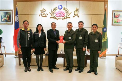 鄭禎祥接待軍友保險敬軍團 感謝力挺國軍 軍聞 鄭禎祥接待軍友保險敬軍團 感謝力挺國軍 青年日報