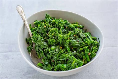 Sautéed Broccoli Rabe Rapini With Garlic And Oil Coley Cooks