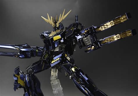 Mg Unicorn Gundam Banshee Titanium Finish Ver Modeled By