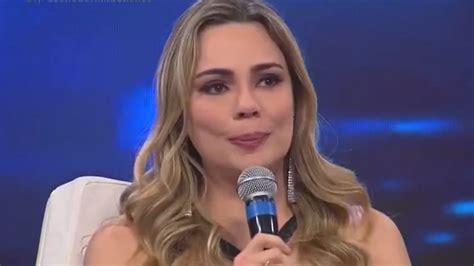 A Fazenda 15 Rachel Sheherazade se emociona ao relembrar expulsão