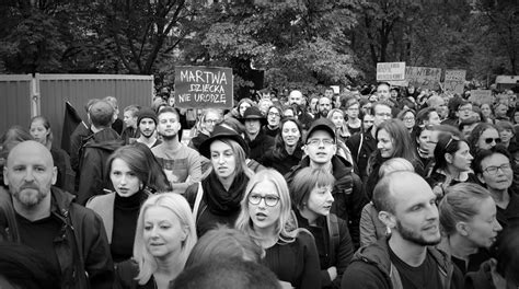 Czarny Protest Pod Sejmem Polki Zas Uguj Na Cywilizowane Prawo Do