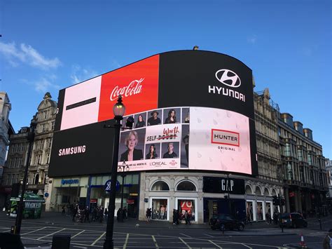 The New Electronic Billboard That Has Replaced The Previous Iconic