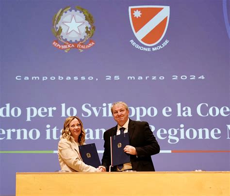 Firma Dell Accordo Per Lo Sviluppo E La Coesione Tra Il Governo E La