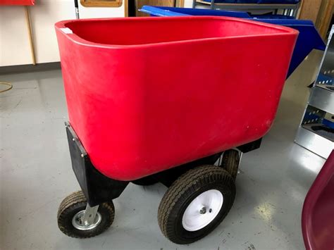 Koenders Feed Cart • South Country Livestock Equipment