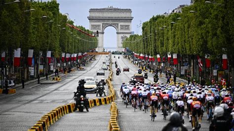 Tour De France Red Bull Gibt Entwarnung Nach Sturz Von Radprofi