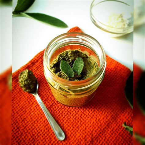 Pesto Di Salvia E Mandorle CUCINA MECCANICA