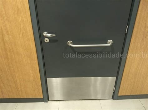 Protetor De Impacto Para Porta Em Inox Total Acessibilidade Total