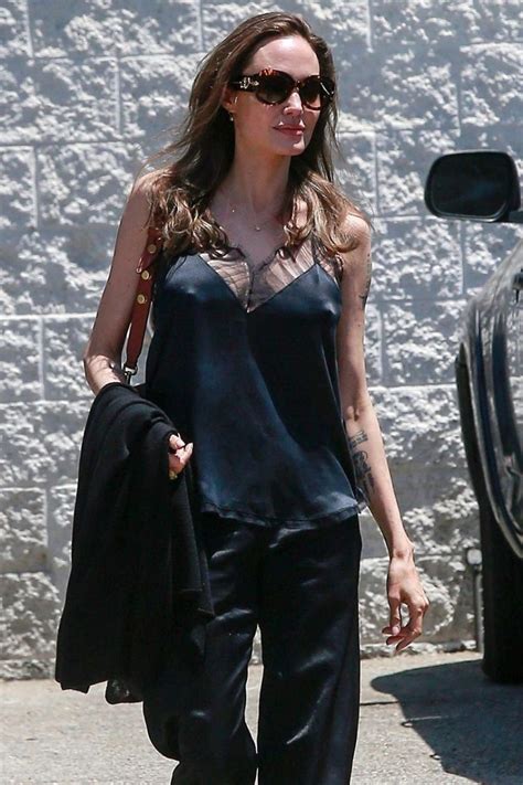 Angelina Jolie Braless Tits Fappenist