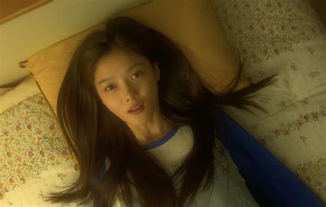 Kim Yoo Jung Tumbles Into First Love In ‘20th Century Girl Preview