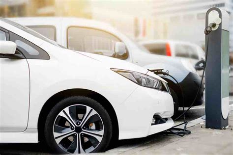 L auto elettrica è Made in Cina ecco perché