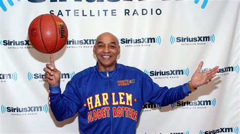 Curly Neal Harlem Globetrotters Legend Dies At Age 77