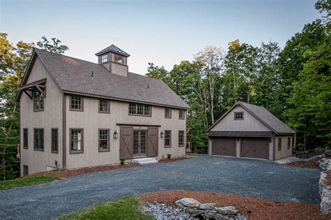 The Grantham Lakehouse By Yankee Barn Homes