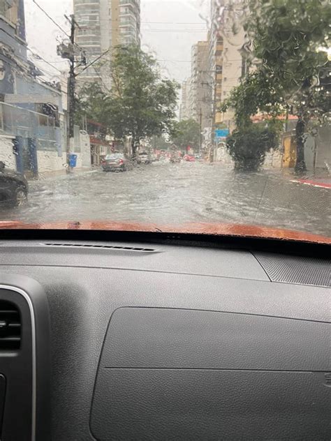 A Gazeta Chuva Forte Deixa Ruas Alagadas E Causa Transtornos No Es