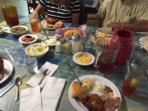 11 Mom Pop Restaurants In North Carolina That Serve The Best Home